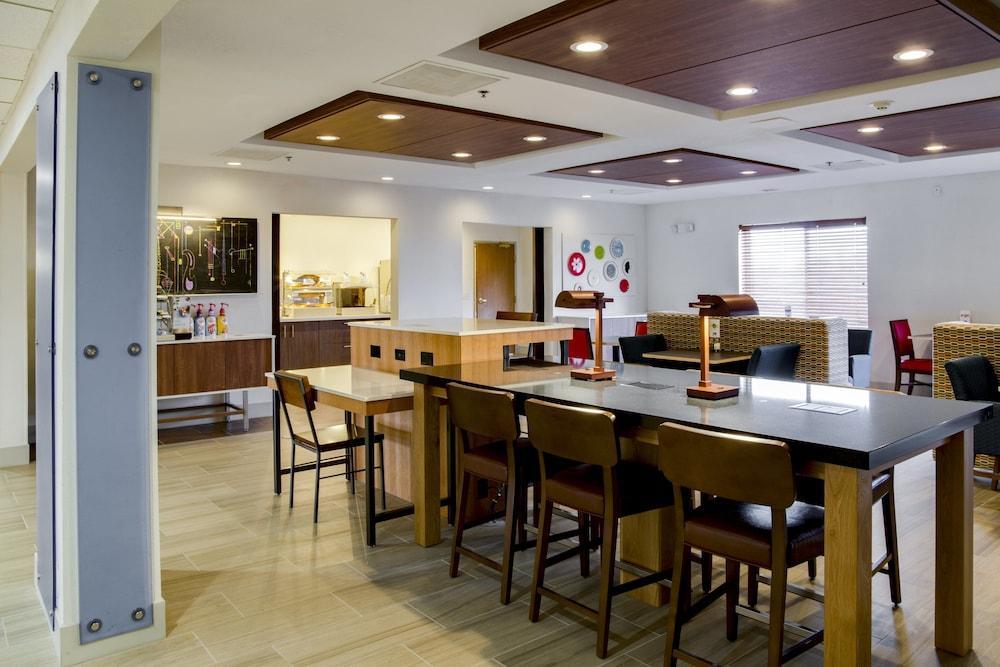 South Jacksonville Holiday Inn Express & Suites Jacksonville By Ihg מראה חיצוני תמונה